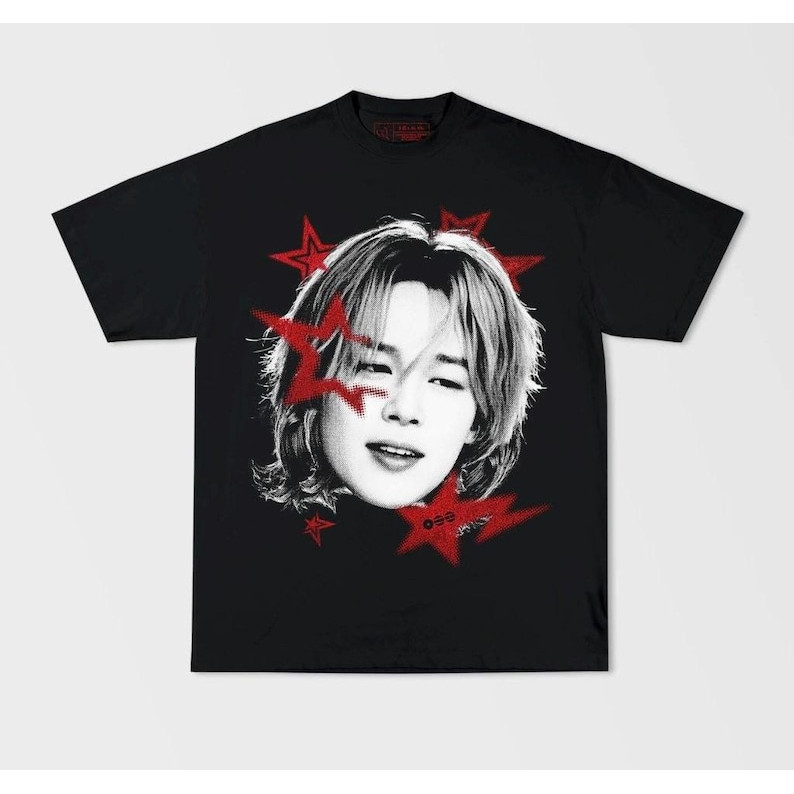 Camiseta Feminina Estampa de Personagem com Estrelas e Raios Moderna Confortável Estilosa Moda Feminina