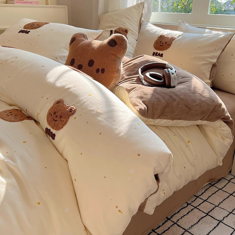 Cama de lã de leite espessada conjunto de três peças toalha bordada capa de edredão Coral velo lençol conjunto de quatro