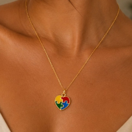 Colar Coração Quebra-Cabeça Símbolo do Autismo Banhado a Ouro 18K | Corrente 45cm | Pingente 19mm/Dourado/Feminino