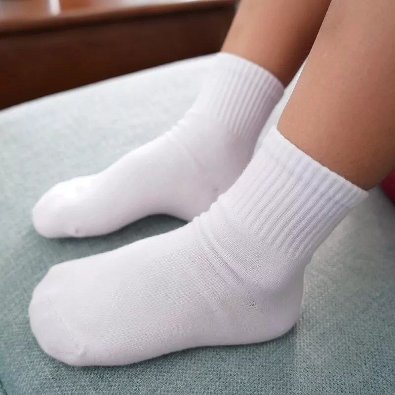 Kit 3, 6 ou 12 Pares Meias Infantil Escolar Menino Menina Unissex Cano Médio Algodão Branco e Preto