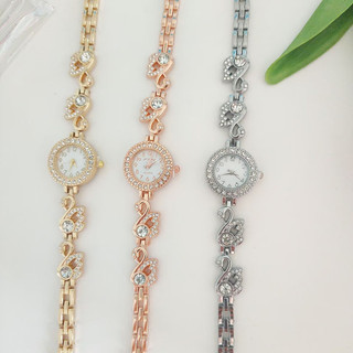 Relógio feminino elegante e moderno com incrustações de diamantes, modelo cisne, com pulseira digital totalmente craveja