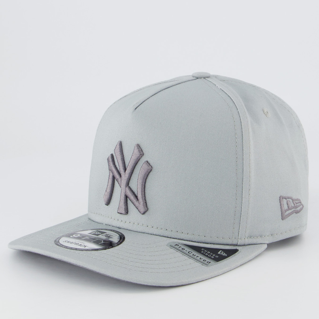 Boné New Era MLB New York Yankees Silver Wing 950AF Cinza