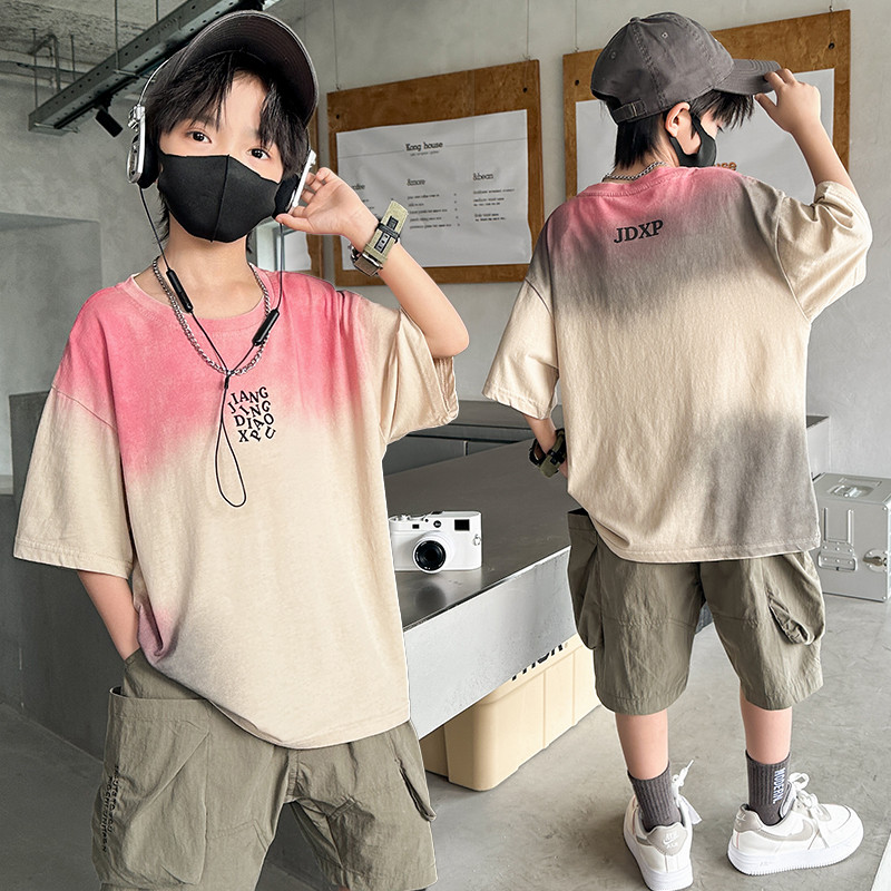 Meninos camiseta de manga curta roupas de verão 2026 novo estilo médio grande crianças versão coreana Casual Tie-Dye cam