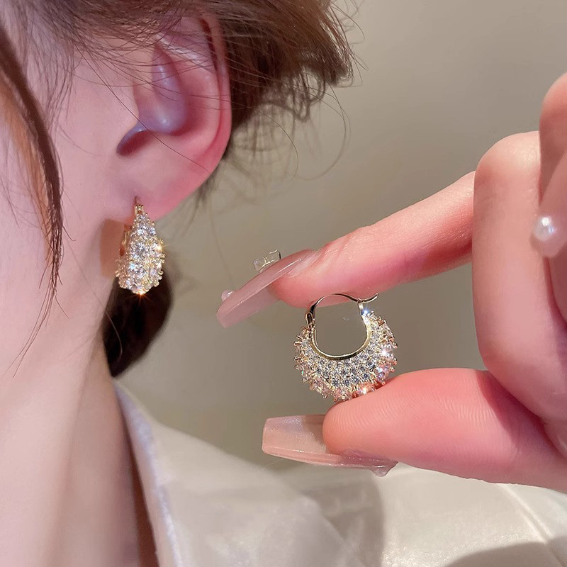 925 agulha de prata francês Retro diamante brincos requintado nicho Design orelha Piercing brincos moda luz luxo brincos