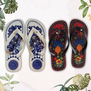 Kit 2 Chinelos Femininos Florais, Estampas Exclusivas, Antiderrapante, Leve, Confortável, Praia e Piscina
