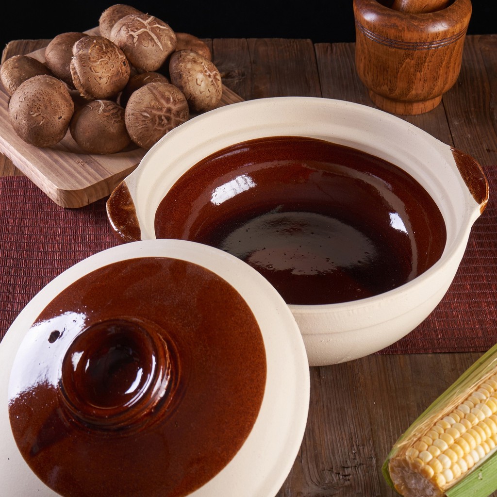 Caçarola antiquada com orelhas duplas, caçarola dedicada para arroz, caçarola caçarola Cassero
