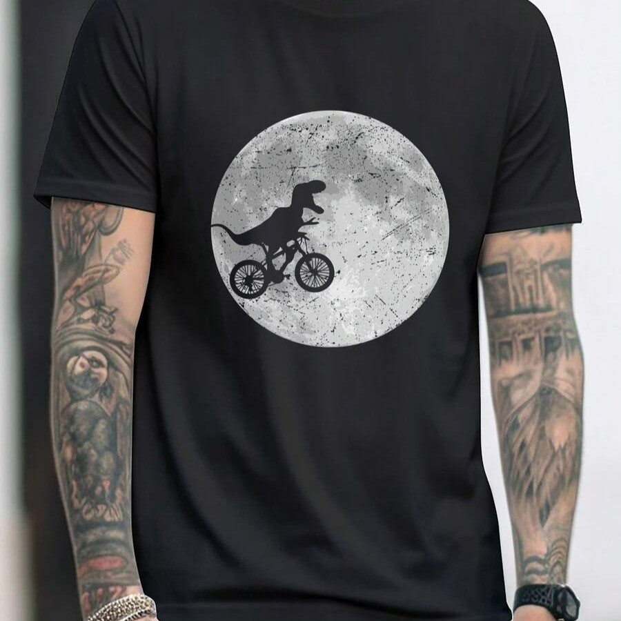 Camiseta Masculina Estampada Dinossauro Bicicleta Lua Algodão Premium Streetwear Casual Divertida Urbana Jovem Unissex