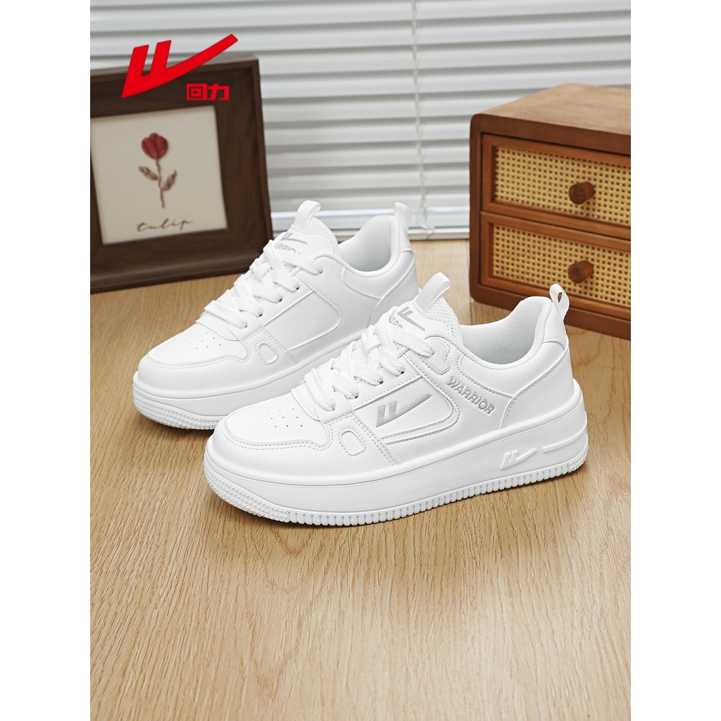 Puxar para trás sapatos brancos de sola grossa feminino 2026 verão novo estilo sapatos esportivos sapatos femininos casu