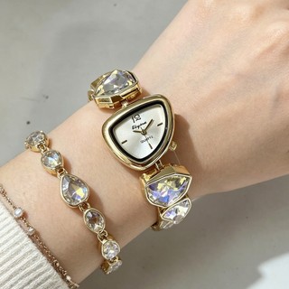 Luz de luxo Irregular grande diamante senhoras relógio novo estilo cor Dial nicho Design na moda Casual pulseira relógio