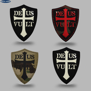 Fornecimento transfronteiriço europeu DEUS VULT cruzado equipamento tático decoração reflexiva luminosa mochila Velcro d