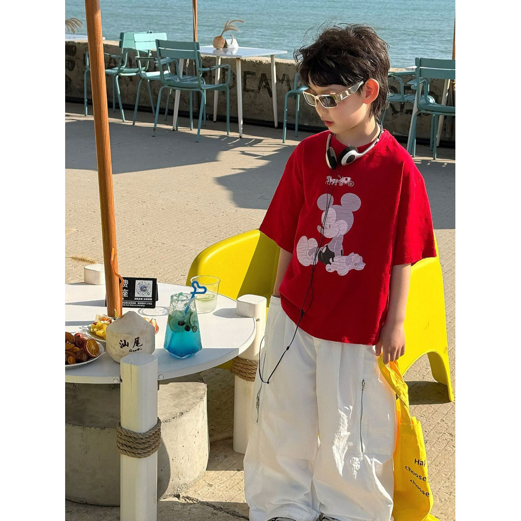 Aparência da mãe casa 2026 verão novo estilo crianças versão coreana dos desenhos animados impresso camiseta meninos mod