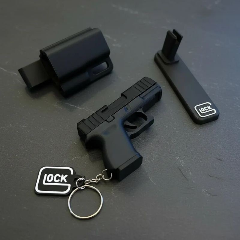 Chaveiro Glock mini 10cm PRETO - com opcional Coldre e base expositor Decorativo de Plástico não funcional