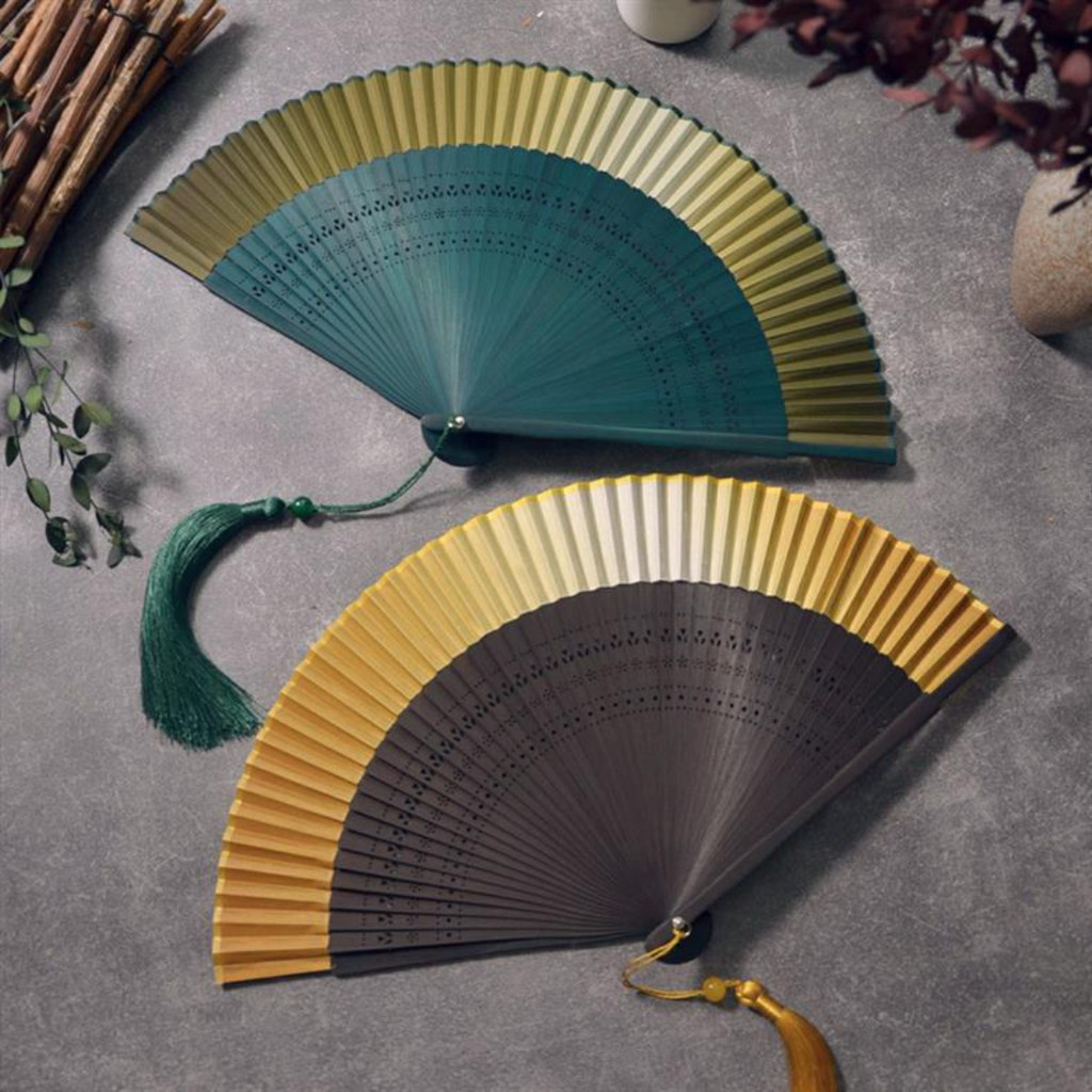 Leque portátil dobrável com efeito degradê e varetas de bambu, estilo vintage chinês, ideal para refrescar no verão. Per