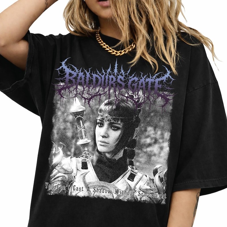 「Mina Hana」Camiseta Unissex Baldurs Gate 3 Shadowheart Estampa Black Metal Fofa Moderna Estilosa Casual