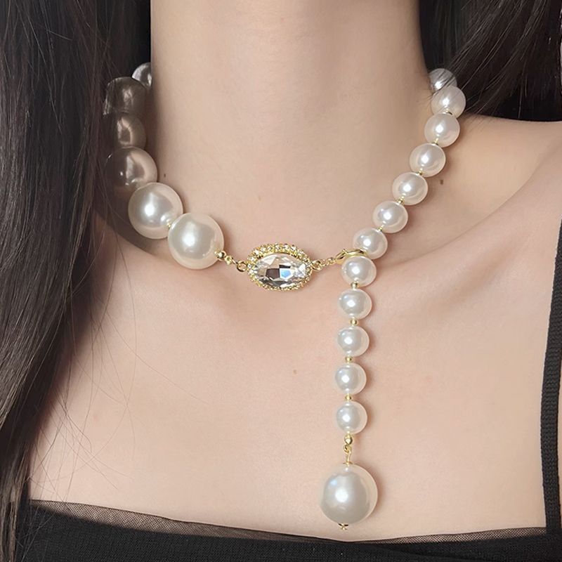 Estoque pronto Zhang Yuanying Grande Pérola Piscando Colar de Diamante Retro Curto Gargantilha Colar Elegante All-Match 
