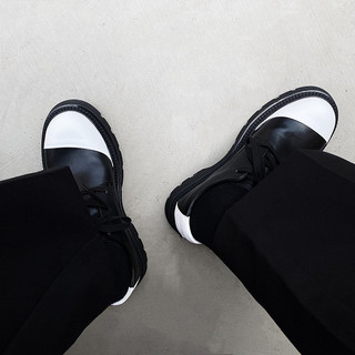 Sapatos masculinos retrô japoneses nicho cor combinando dedo do pé redondo rendas pequenos sapatos de couro masculino ve