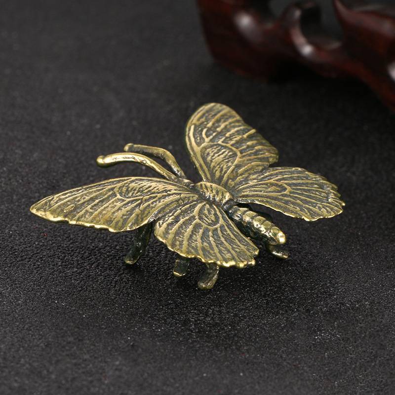 Ornamentos de borboleta de latão sólido angustiado, ornamentos de insetos de cobre antigo, decoração de estudo, peças de