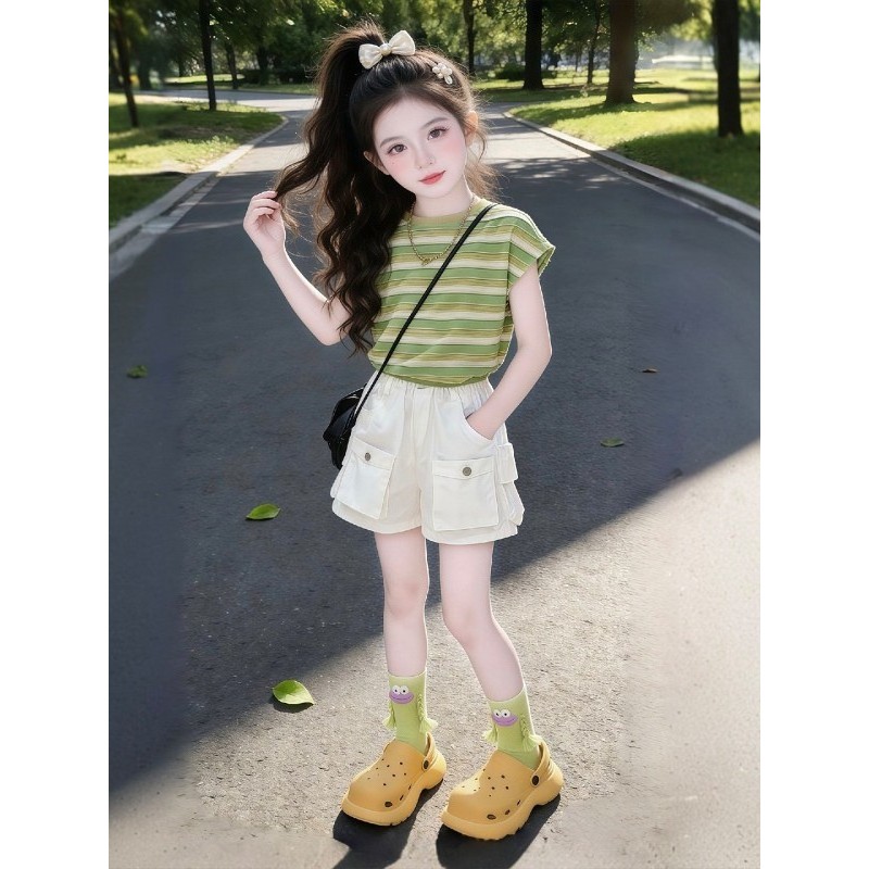 Meninas terno de verão 2026 novo estilo crianças estilo ocidental listrado manga curta camiseta verão meninas Shorts ter