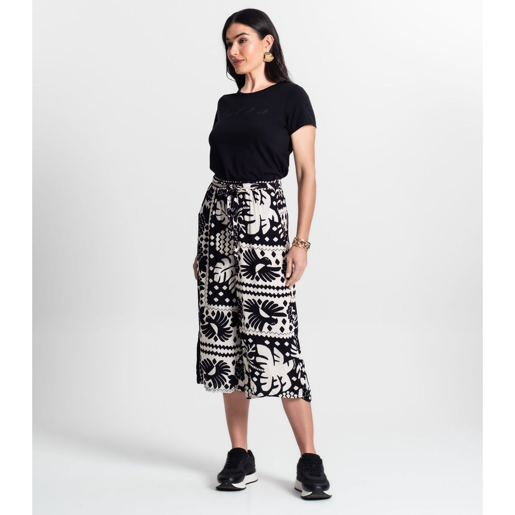 Calça Pantacourt Infinita Cor Preto