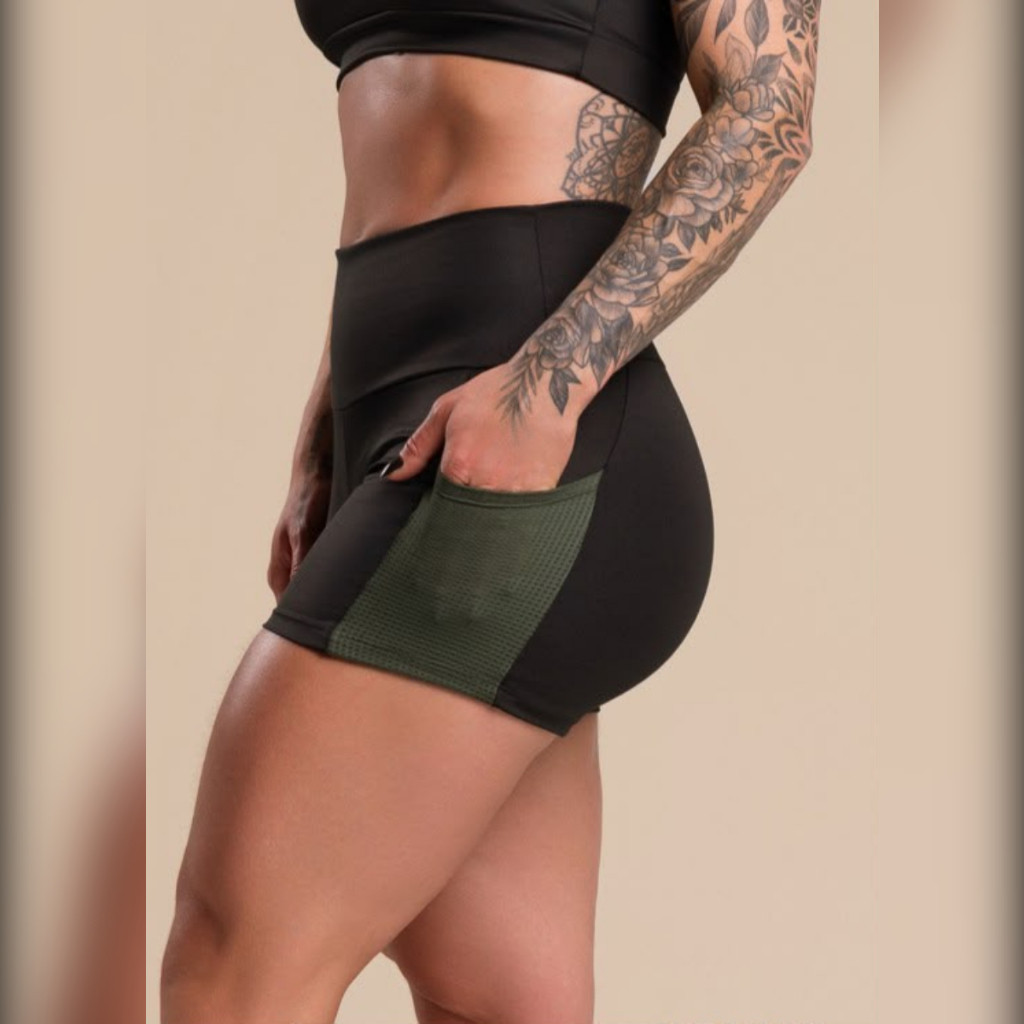 Short Fitness com Bolso