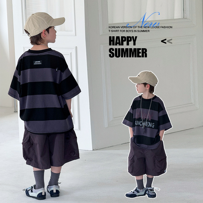 Meninos estilo coreano camiseta de manga curta verão luz listrado meia manga topo 2026 novo estilo médio grande crianças