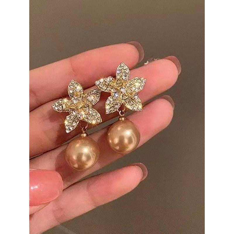 Agulha de prata diamante pérola flor brincos requintado bonito Retro elegante brincos luz luxo High-End nicho brincos fe