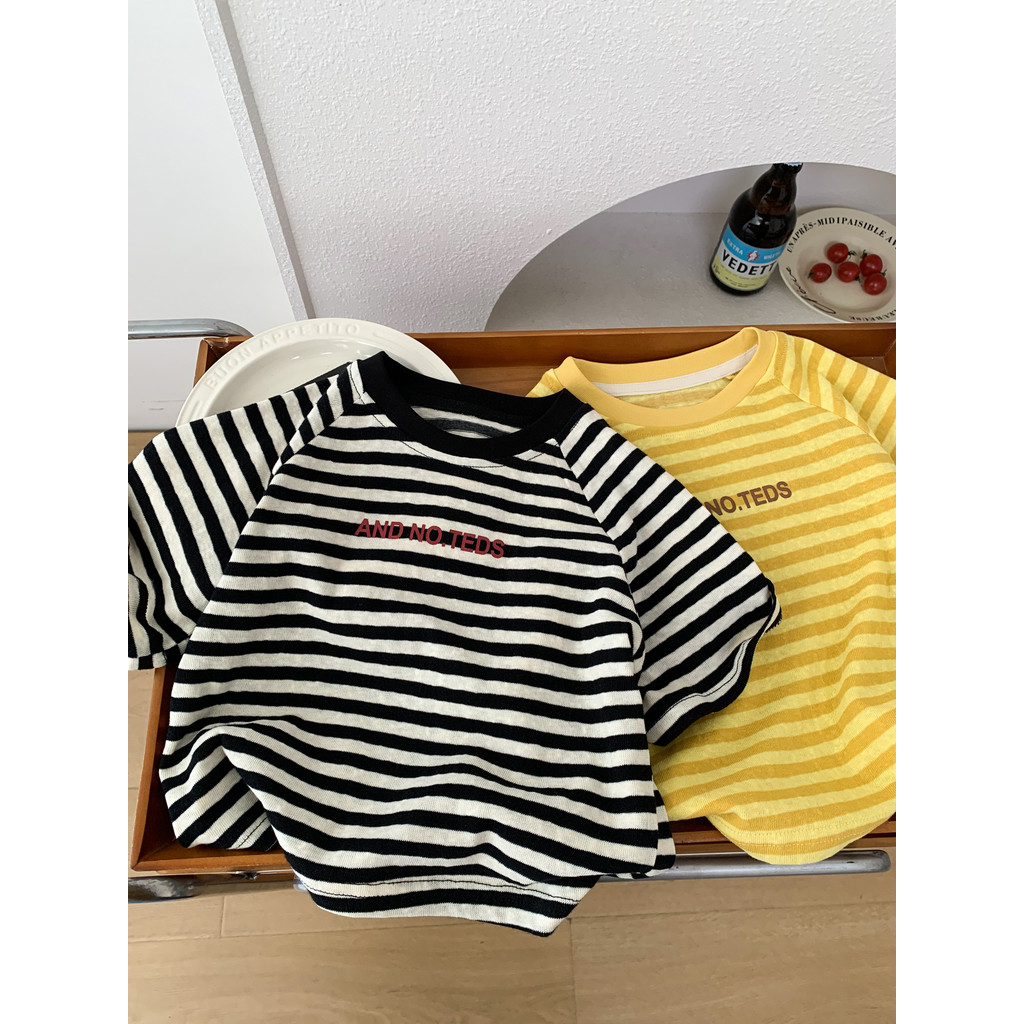 Crianças camiseta de manga curta 2026 novo estilo meninos meninas versão coreana solta listrado meia manga topo crianças