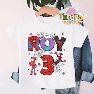Camiseta Feminina Infantil com Estampa de Super‑herói e Nome Roy 3 Fofa Confortável Estilosa Moda Feminina Casual
