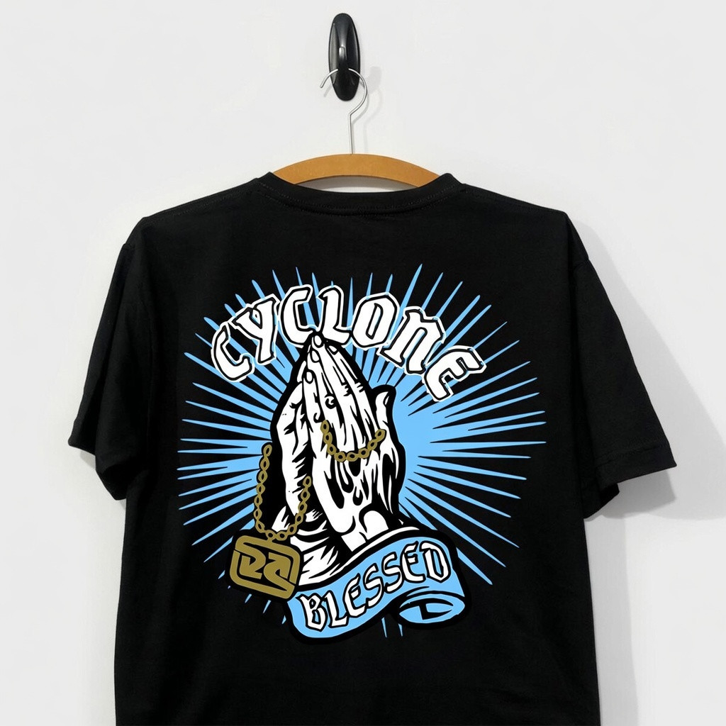 [Camiseta Premium em Algodão Puro]CC Camiseta Seu Drop Streetwear e Oversized Cyclone Blessed estampada nas costas