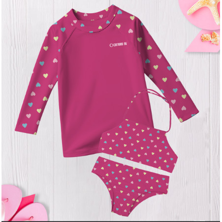 Conjunto UV para bebe com design de coracoes
