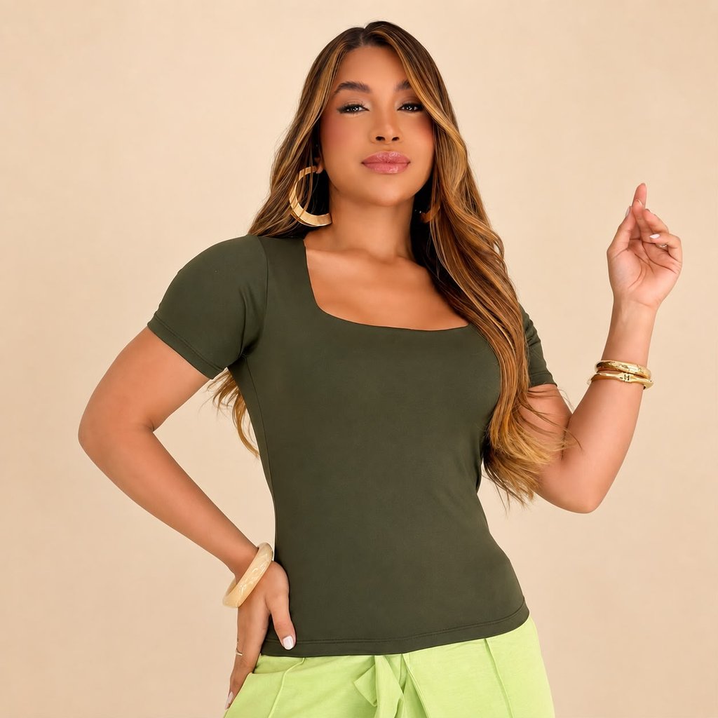Blusa Babylook Básica Lisa Moderna Tendência Poliamida Decote quadrado no busto