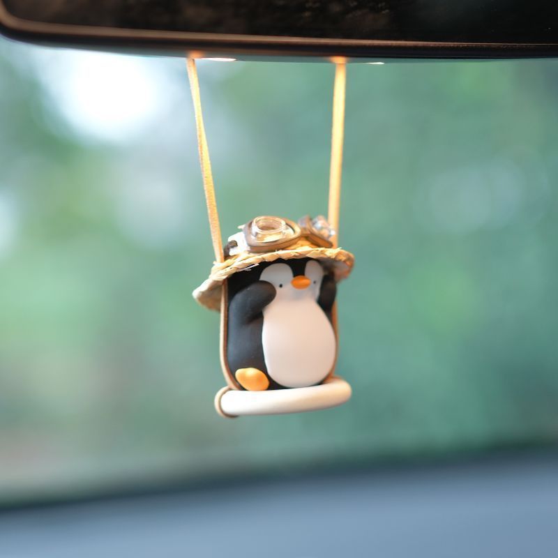 Bonito balanço pinguim pingente de carro pingente de carro bonito aromaterapia espelho retrovisor pingente ornamento dec