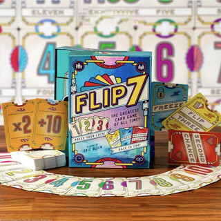 Flip 7: um jogo de cartas de estratégia rápido, ideal para a família, para as noites de lazer e para festas infantis. | 