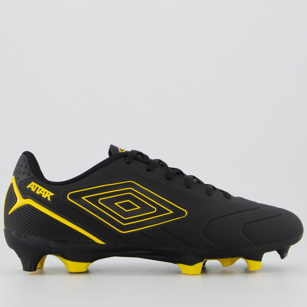Chuteira Umbro Attak III Campo Preta e Dourada