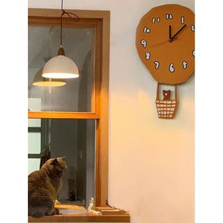 Pequeno urso ao redor do mundo relógio de parede simples bonito relógio de parede balanço decoração relógio influenciado