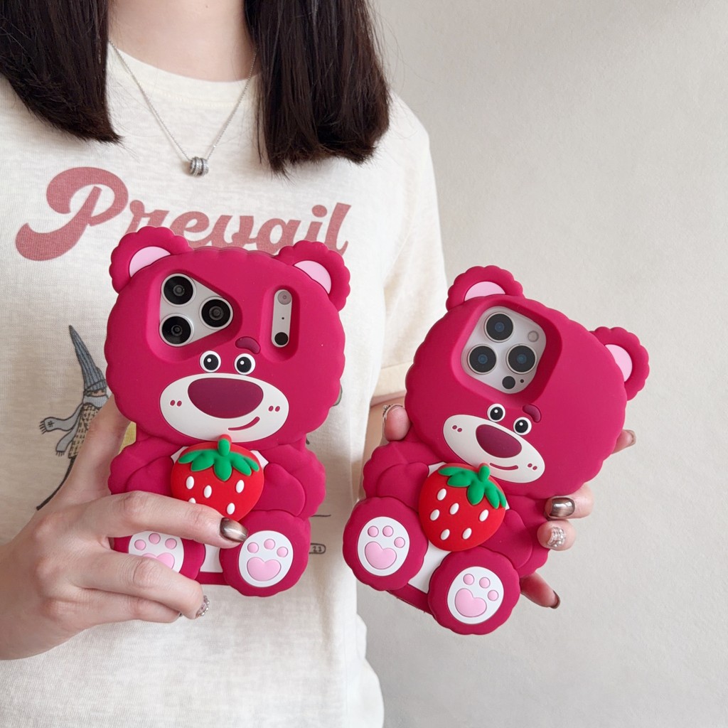 Cartoon Rose-Red Cute 3D Strawberry-Hugging Bear Silicone Soft IPhone 17e 16 15 14 Plus Capa Para 17 12Pro Max 14 13 Cob