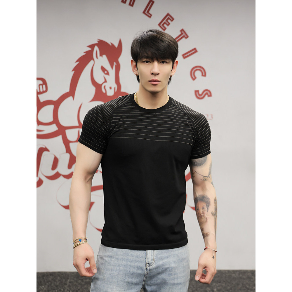 Masculino em torno do pescoço estiramento sem costura Fitness de manga curta americano listrado esportes camiseta lazer