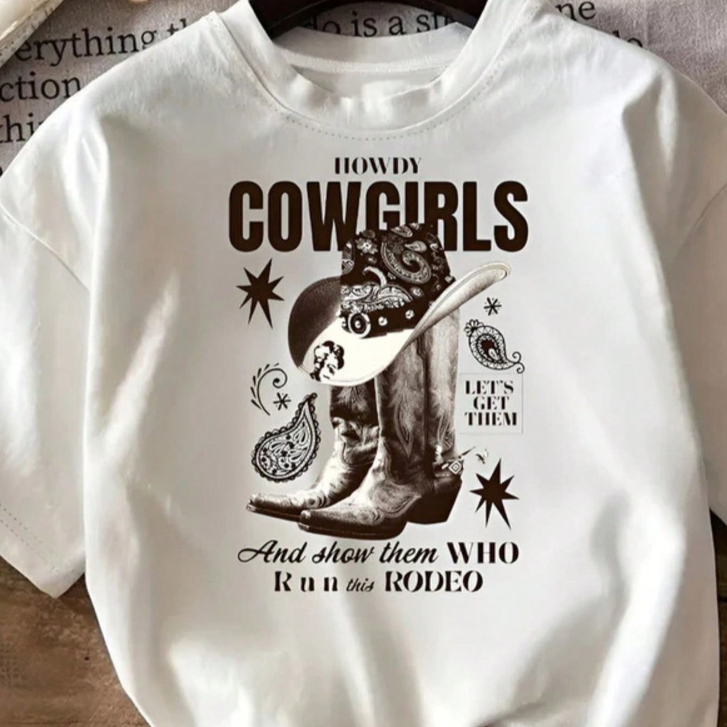 Camiseta Feminina Estilosa Casual 100% Algodão Manga Curta Tecido Leve Confortável Estampada Modelo: HowdyCowGirls