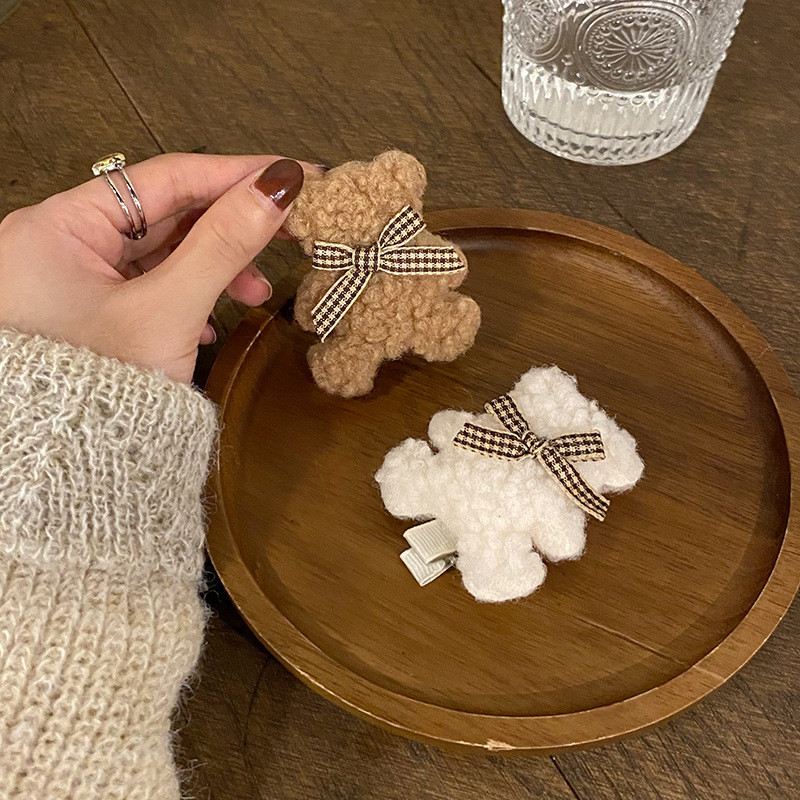 · Zhao Lusi Mesmo estilo urso de pelúcia grampo de cabelo lado outono inverno fofo clipe peludo franja clipe bico de pat
