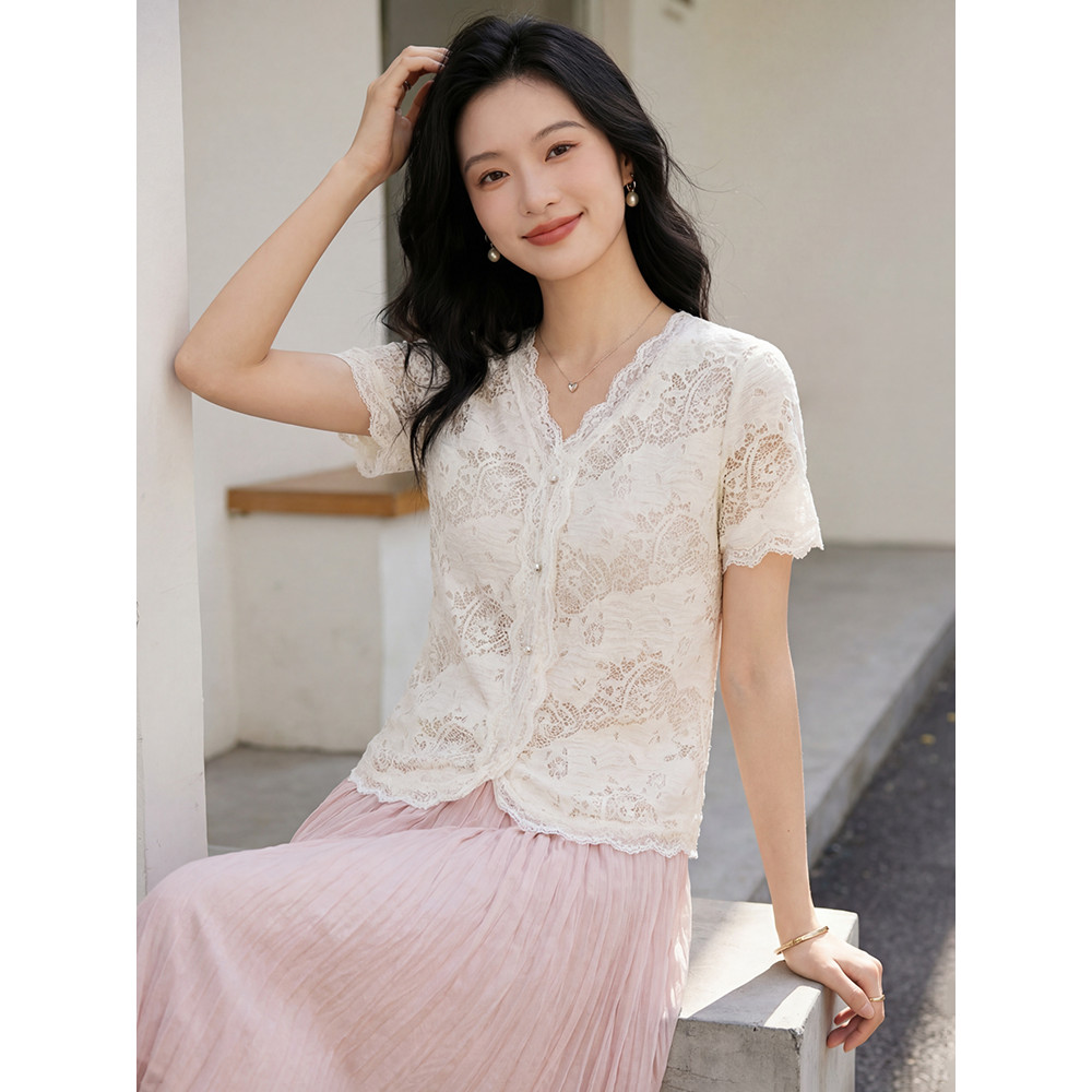 Luz de luxo simples oco importado renda pequena camisa feminina 2026 verão novo estilo com decote em V cintura estreita 