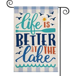 A Vida É No Lago - Bandeira Decorativa de Jardim 12x18 Polegadas, Dupla Face, Decoração de Férias à Beira do Lago