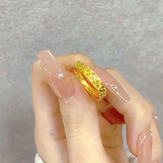 Areia ouro esmagado anel de gelo luz feminina luxo High-End nicho banhado a ouro cor piscando ano-Old anel de paz jóias