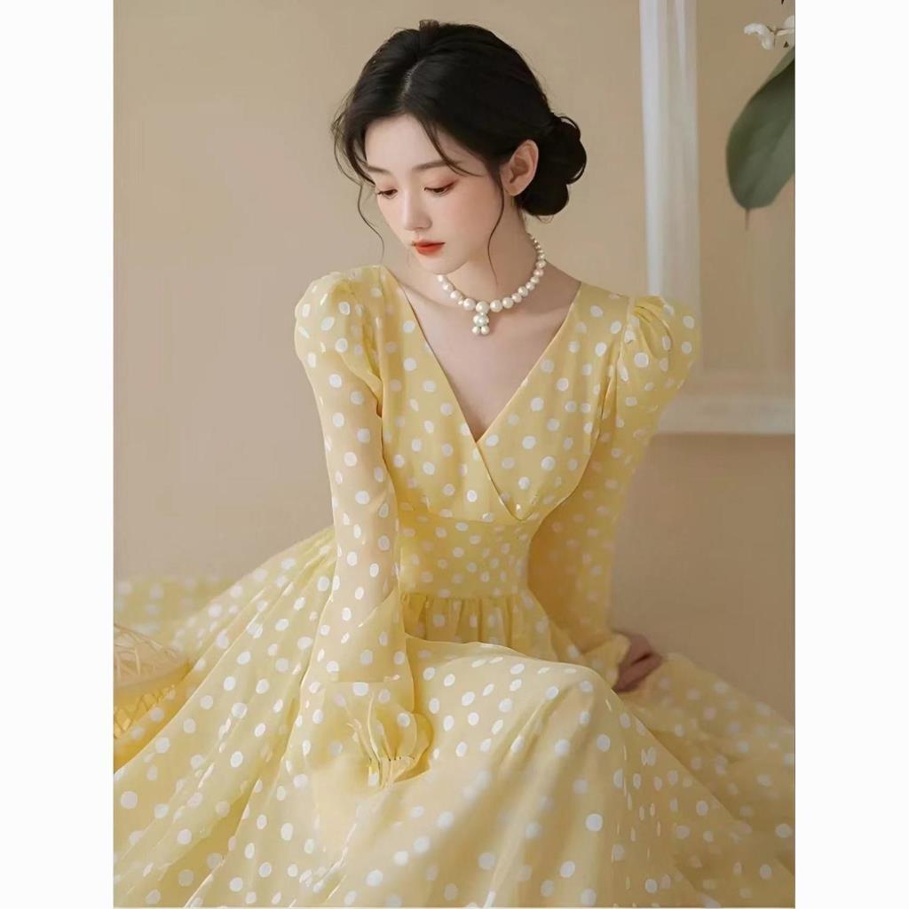 Vestido francês amarelo de bolinhas Chiffon 2024 feminino início do outono usar temperamento de alta qualidade Super bom