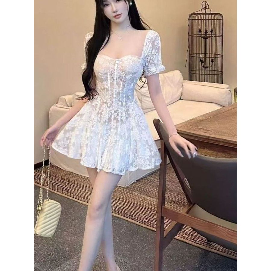 Gordura MM150kg estilo francês elegante pescoço quadrado renda indústria pesada vestido feminino verão novo estilo cintu