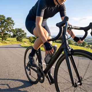 Housespace.br Conjunto de gaiola de carbono para garrafa de água 680ml aerodinâmica com leve e portátil para bicicleta