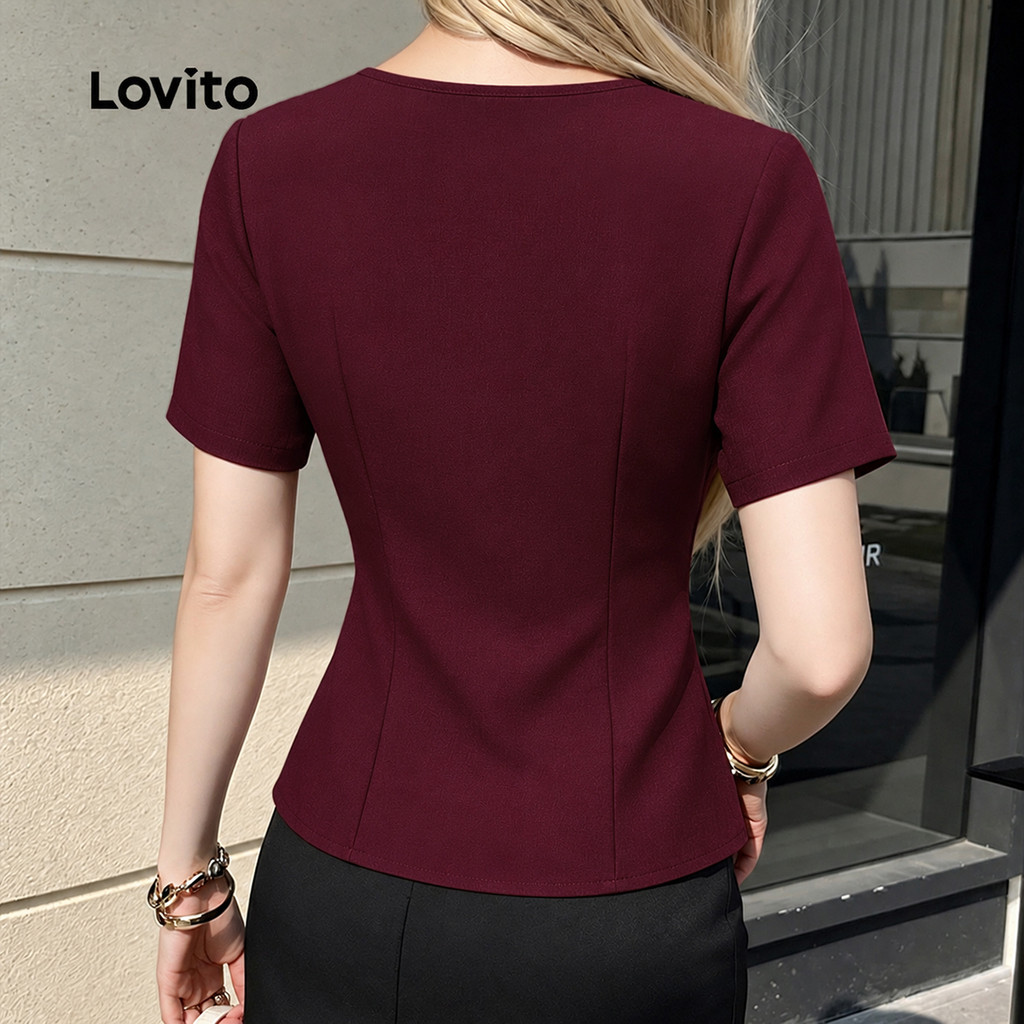 Lovito Blusa Feminina Bordô Manga Curta Gola Redonda Botão e Bolso Falso Primavera Verão Traje de Trabalho BLK10P1D1060 · foto 2