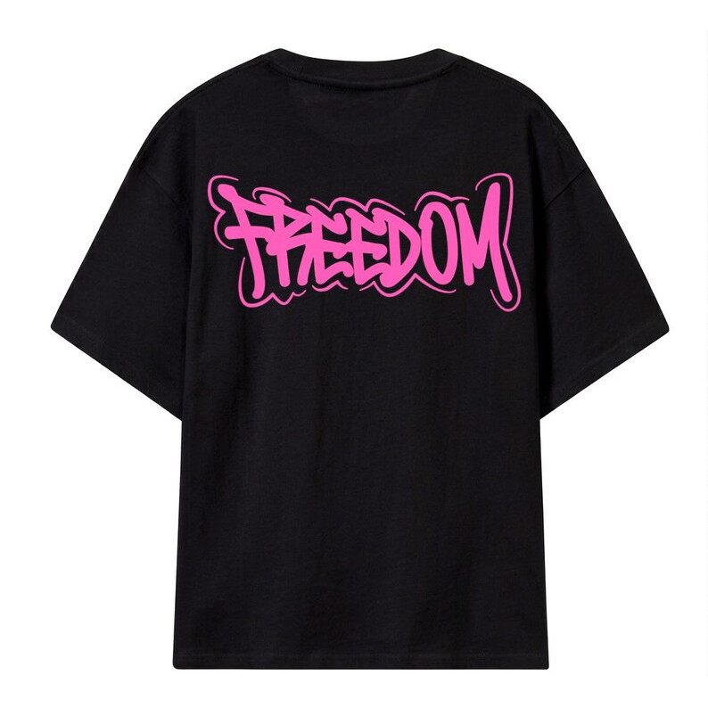 Camiseta Masculina Feminina Oversized Estampa Letras Freedom Grafite Rosa, Camiseta com Estampa