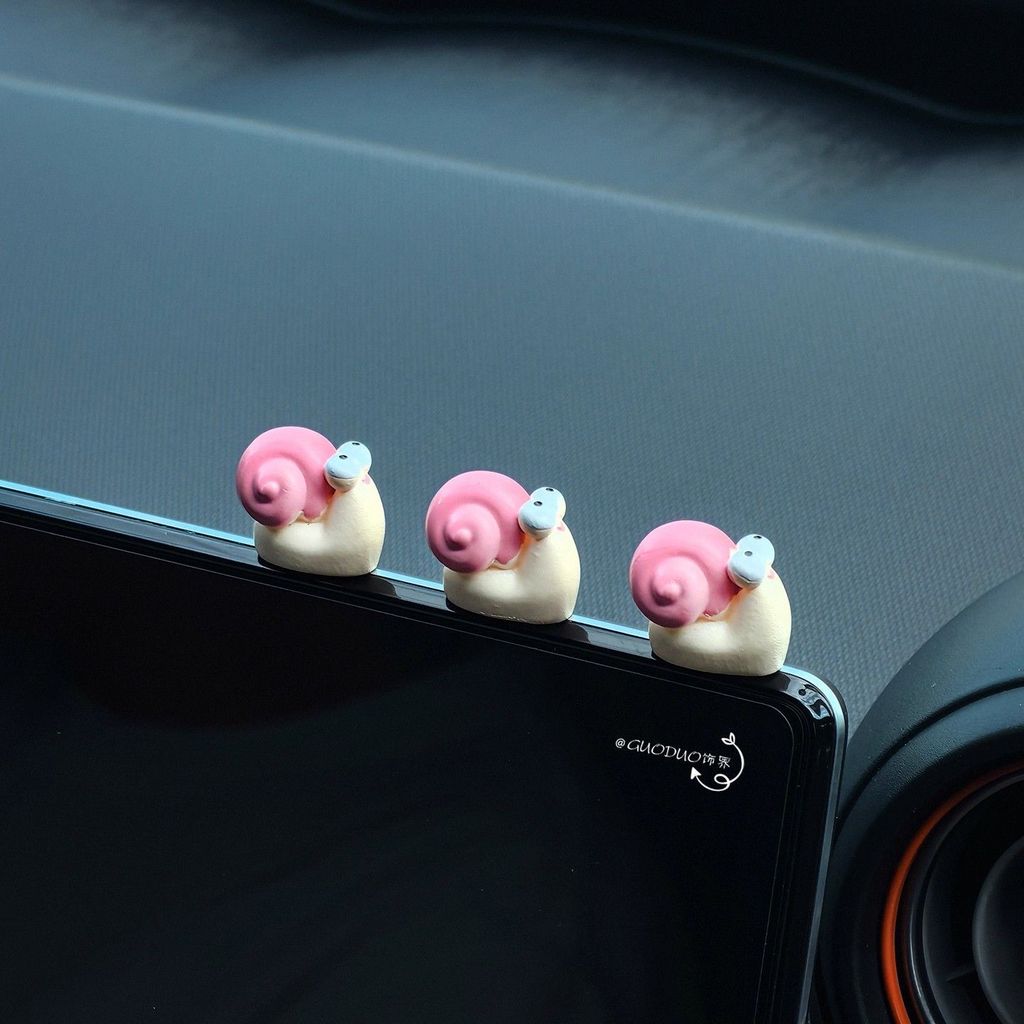 Bonito Mini caracol dos desenhos animados decorações de carro Console central do carro decorações decoração janela supri