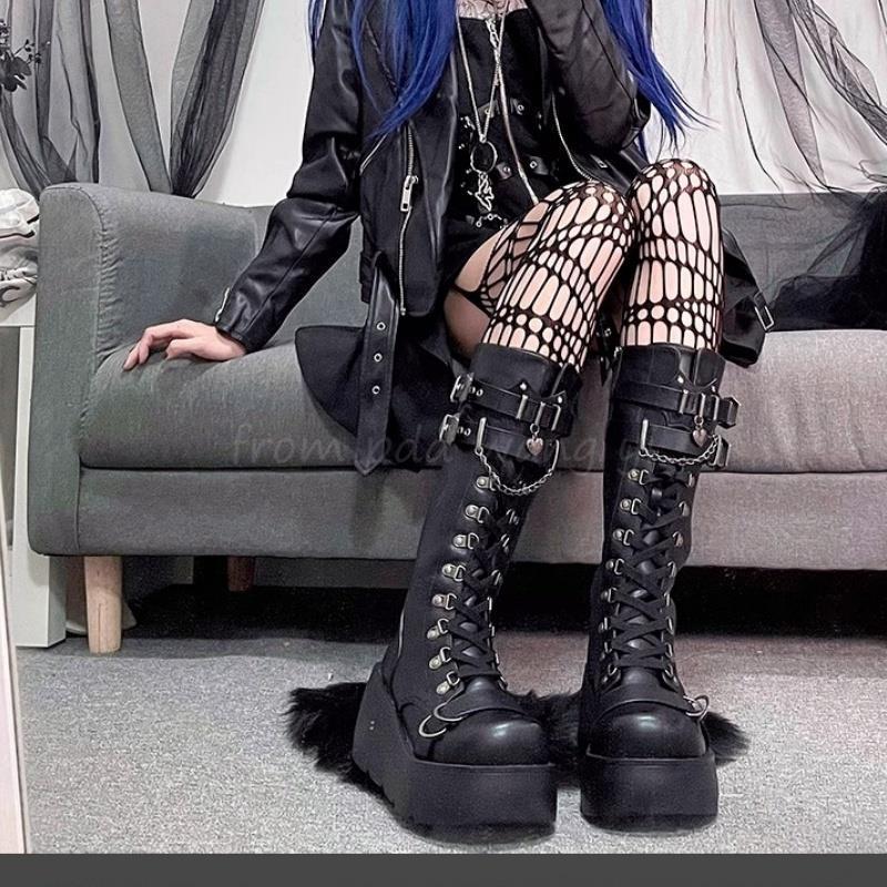 TAMANHO35-43, botas femininas de cano médio com fivela de couro da moda com sola grossa, botas Punk quentes para meninas