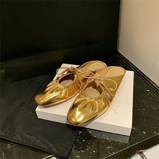 Novo estilo dourado Baotou meia chinelos sapatos femininos verão plana prata branco plissado nicho atado sandálias exter